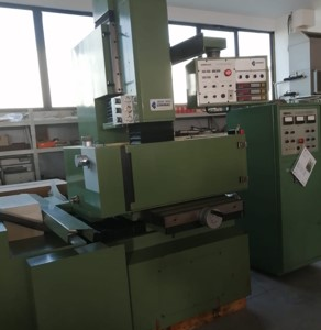 Électroérosion à enfonçage Cormac ECH300 – Année 1988
